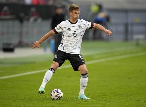 体恤世界杯观赛出行成本高昂，德国队球员自费为球迷承担巴士车费